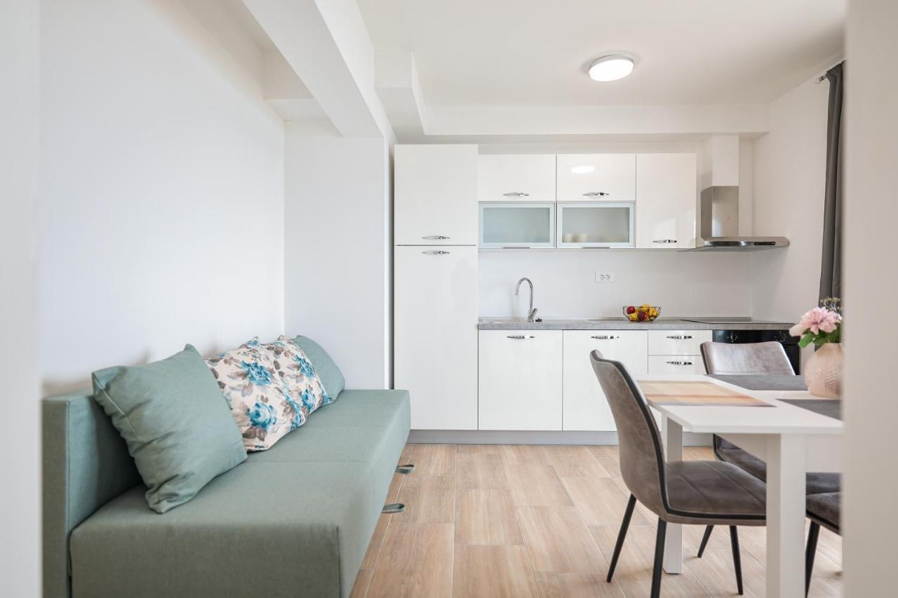 Beachfront Apartments Tic With Seaview Miletici エクステリア 写真