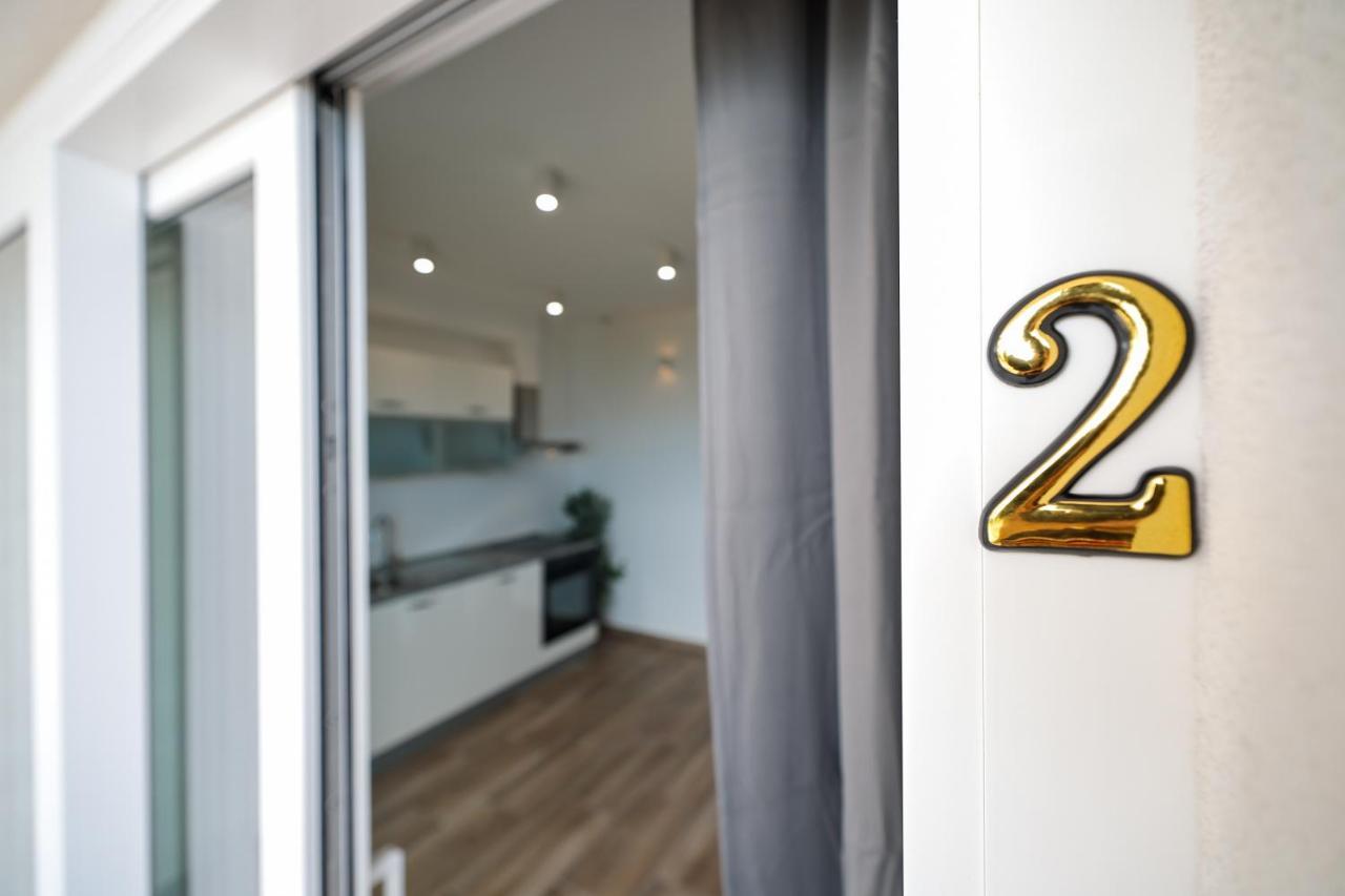 Beachfront Apartments Tic With Seaview Miletici エクステリア 写真