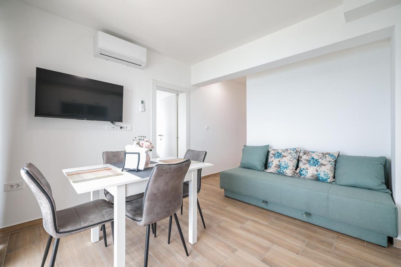 Beachfront Apartments Tic With Seaview Miletici エクステリア 写真