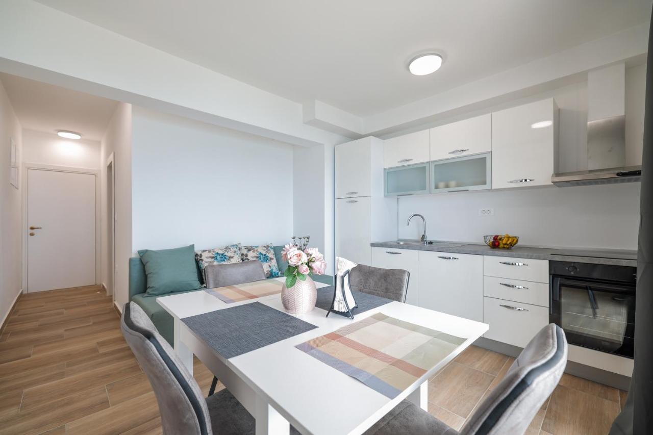 Beachfront Apartments Tic With Seaview Miletici エクステリア 写真