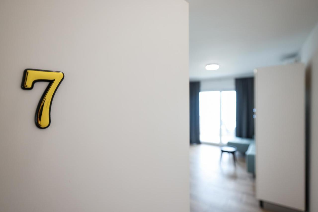Beachfront Apartments Tic With Seaview Miletici エクステリア 写真