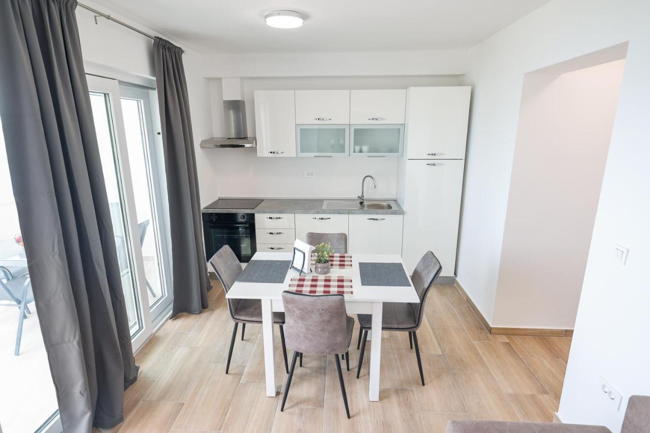 Beachfront Apartments Tic With Seaview Miletici エクステリア 写真