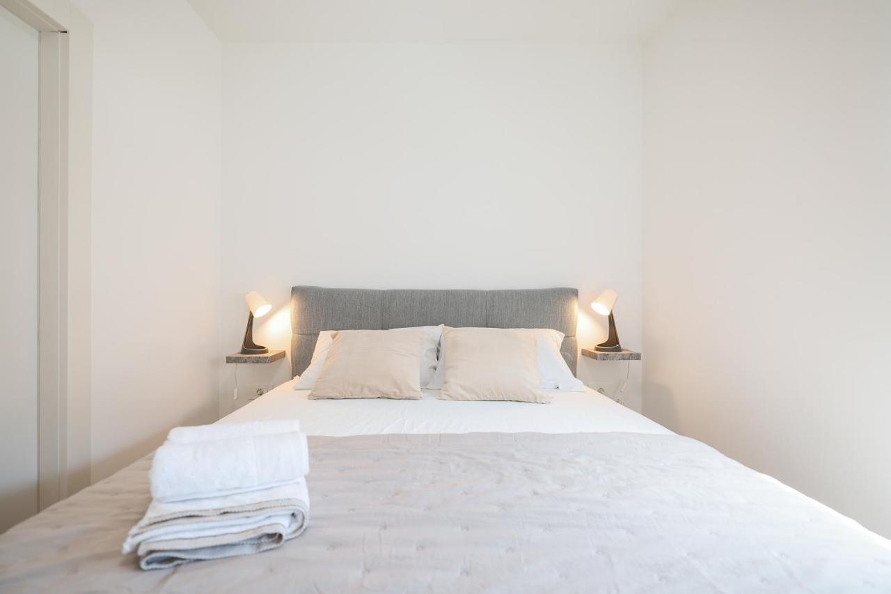 Beachfront Apartments Tic With Seaview Miletici エクステリア 写真