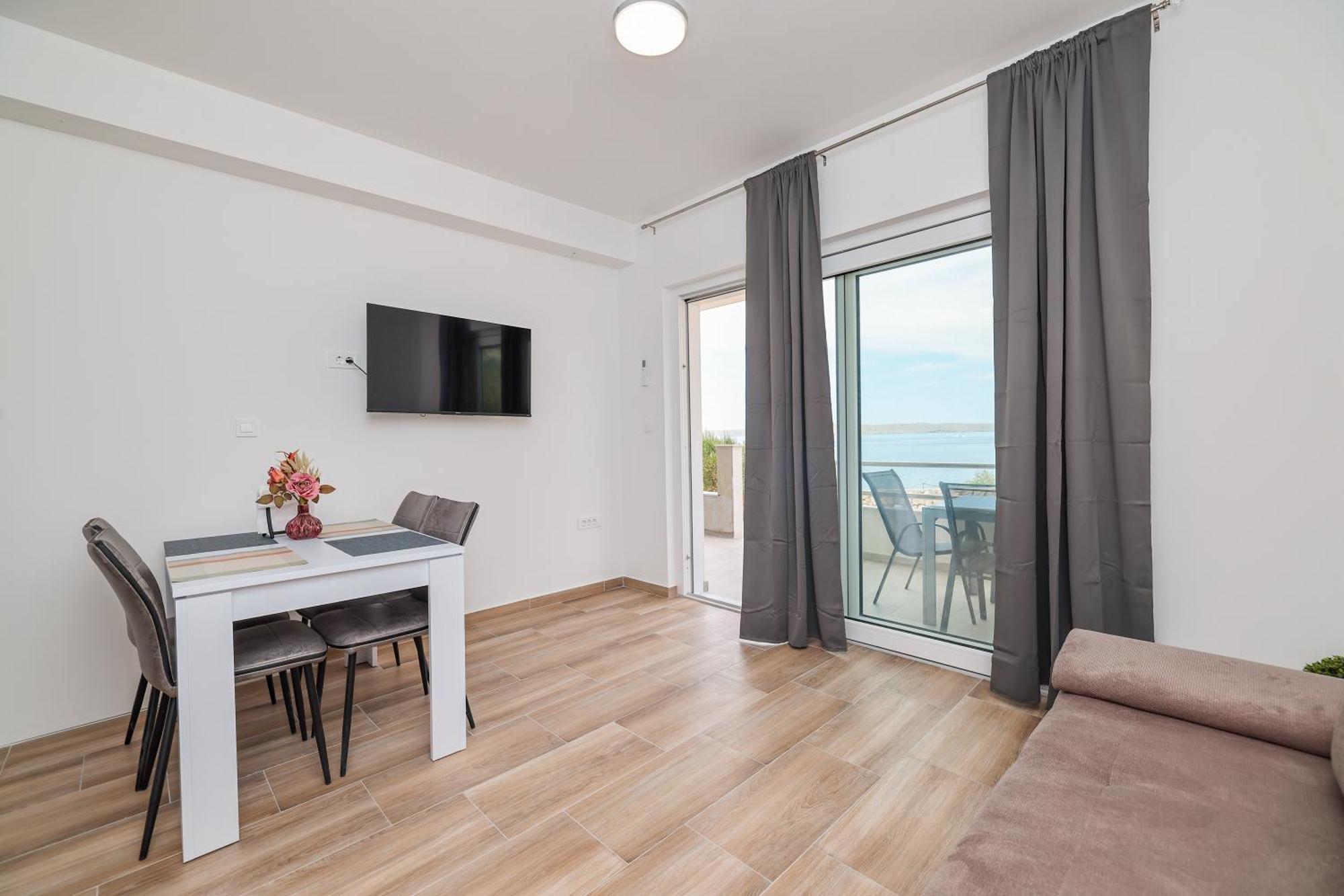 Beachfront Apartments Tic With Seaview Miletici エクステリア 写真