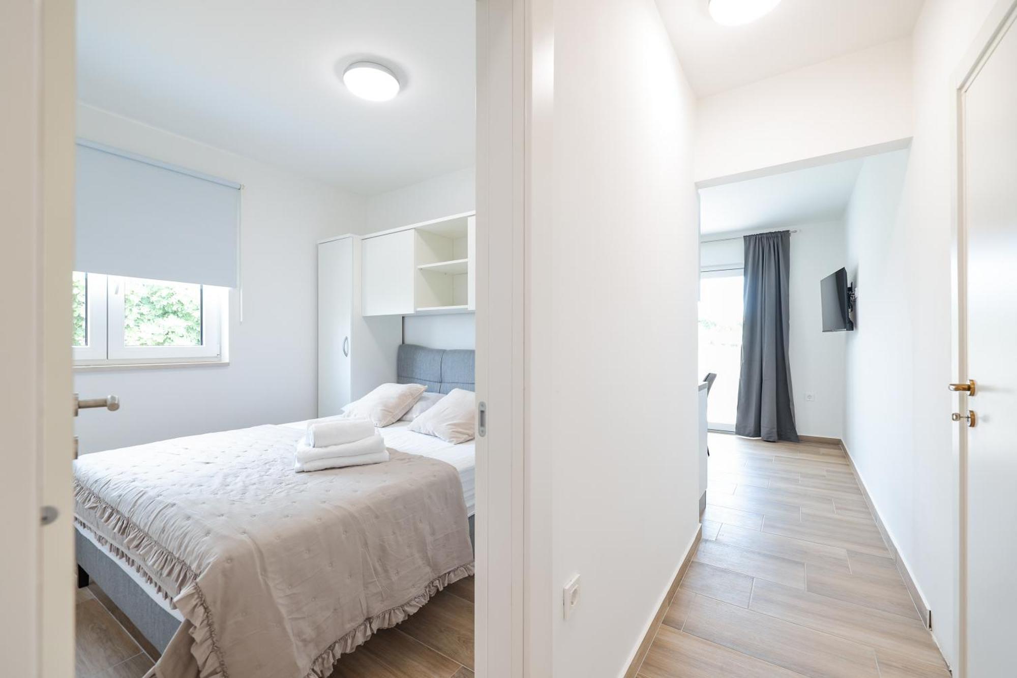 Beachfront Apartments Tic With Seaview Miletici エクステリア 写真