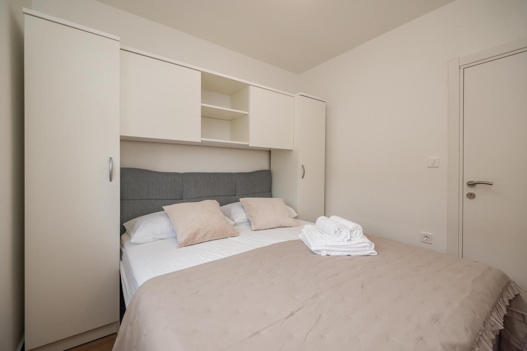 Beachfront Apartments Tic With Seaview Miletici エクステリア 写真