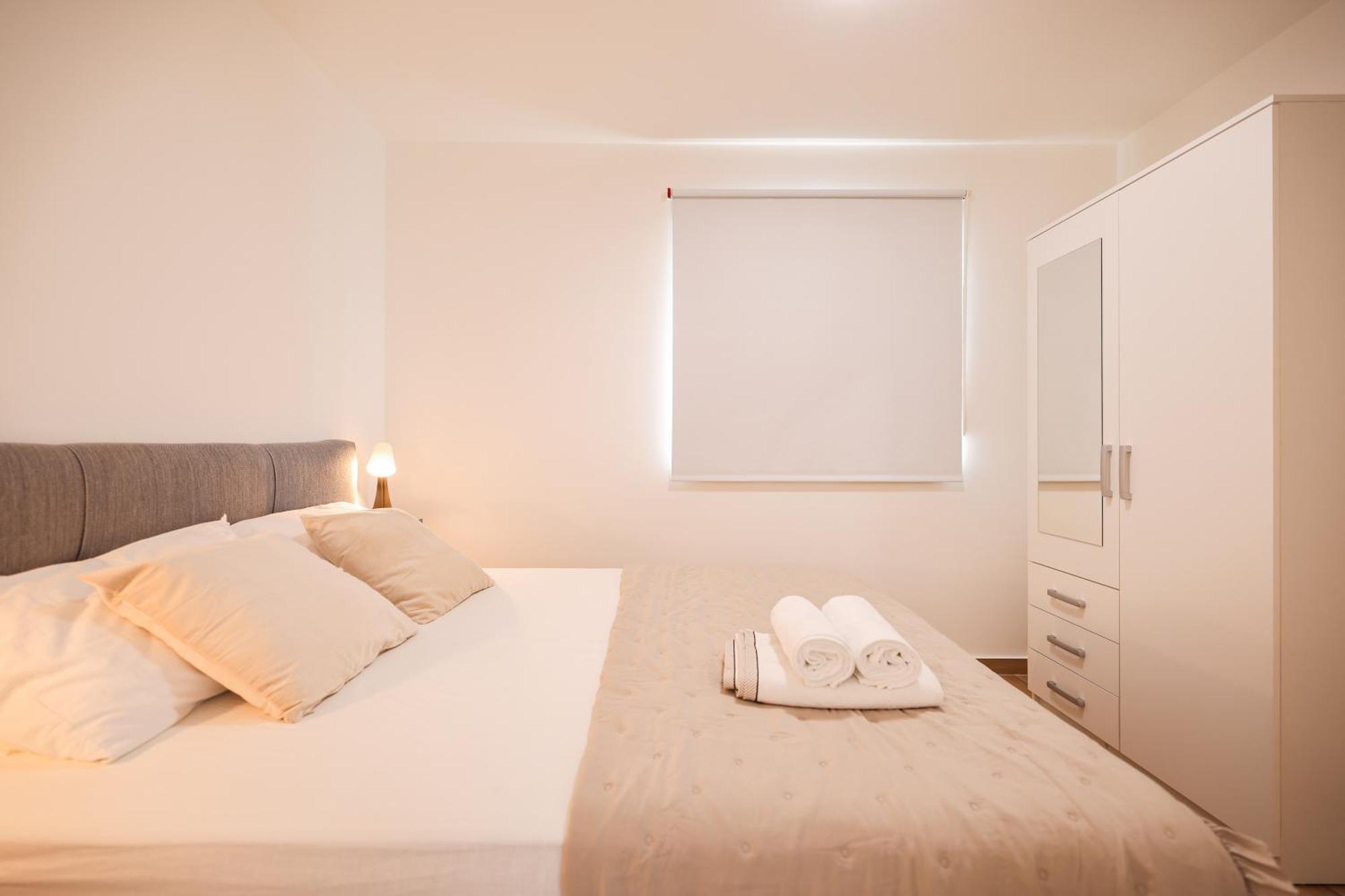 Beachfront Apartments Tic With Seaview Miletici エクステリア 写真
