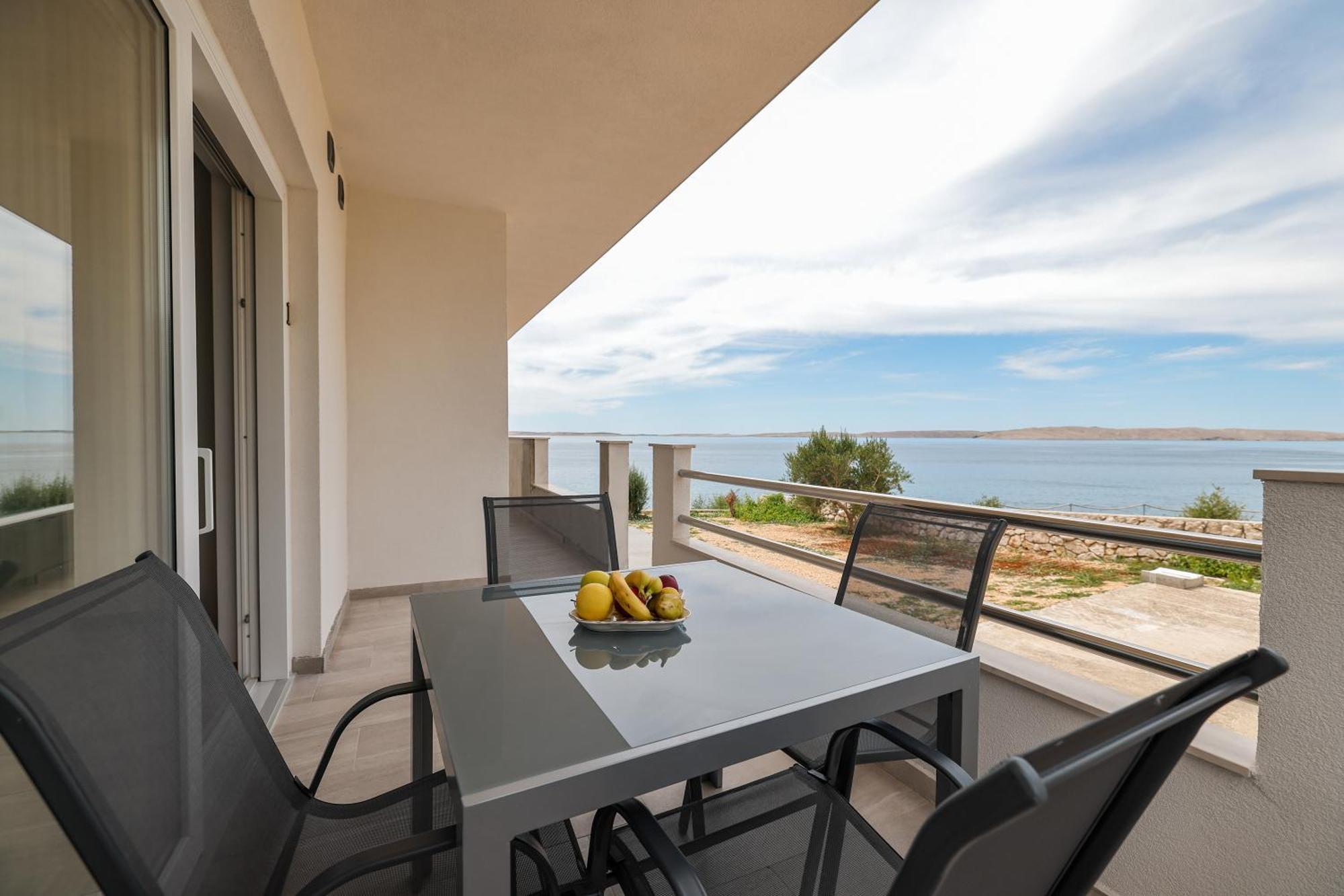 Beachfront Apartments Tic With Seaview Miletici エクステリア 写真